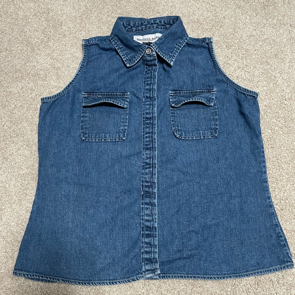 ‘90s or Y2K Montana Blues Denim Sleeveless Button Down